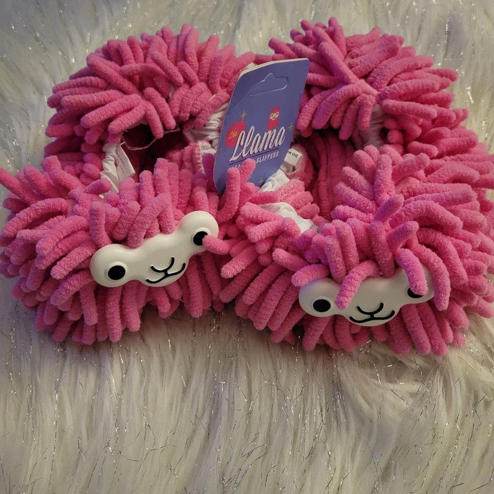 Llama Cleaning Slippers
